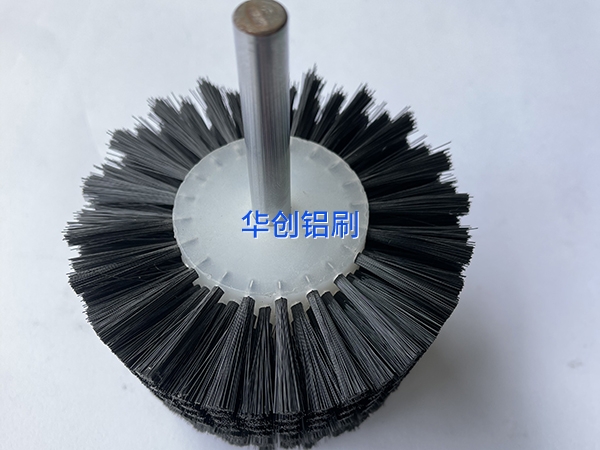 導(dǎo)致工業(yè)毛刷輥掉毛的原因分析！